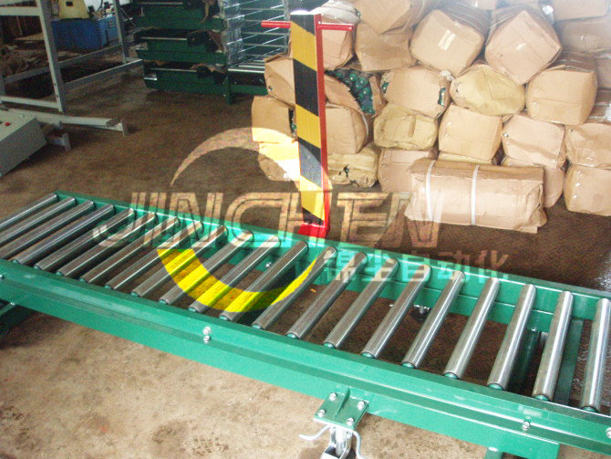 錦塵無(wú)動(dòng)力滾筒輸送機